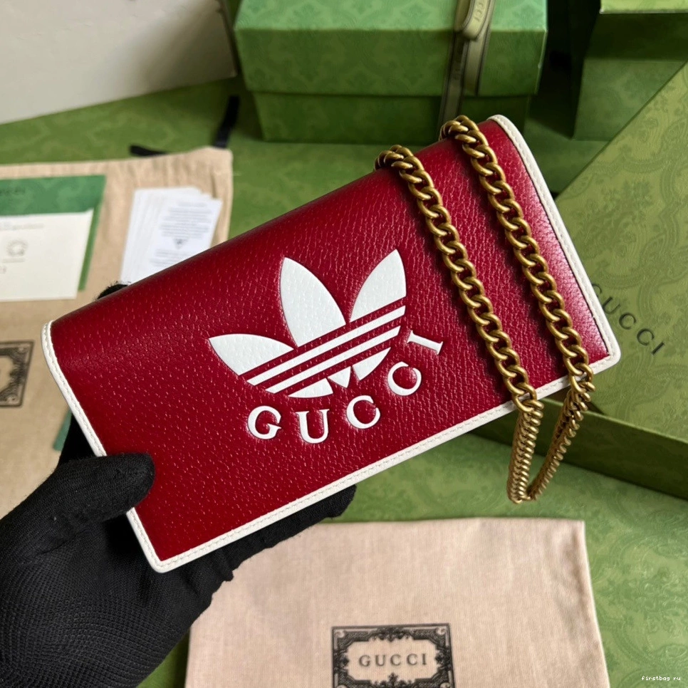 First bag ru x Gucci Adidas wallet with chain 0814